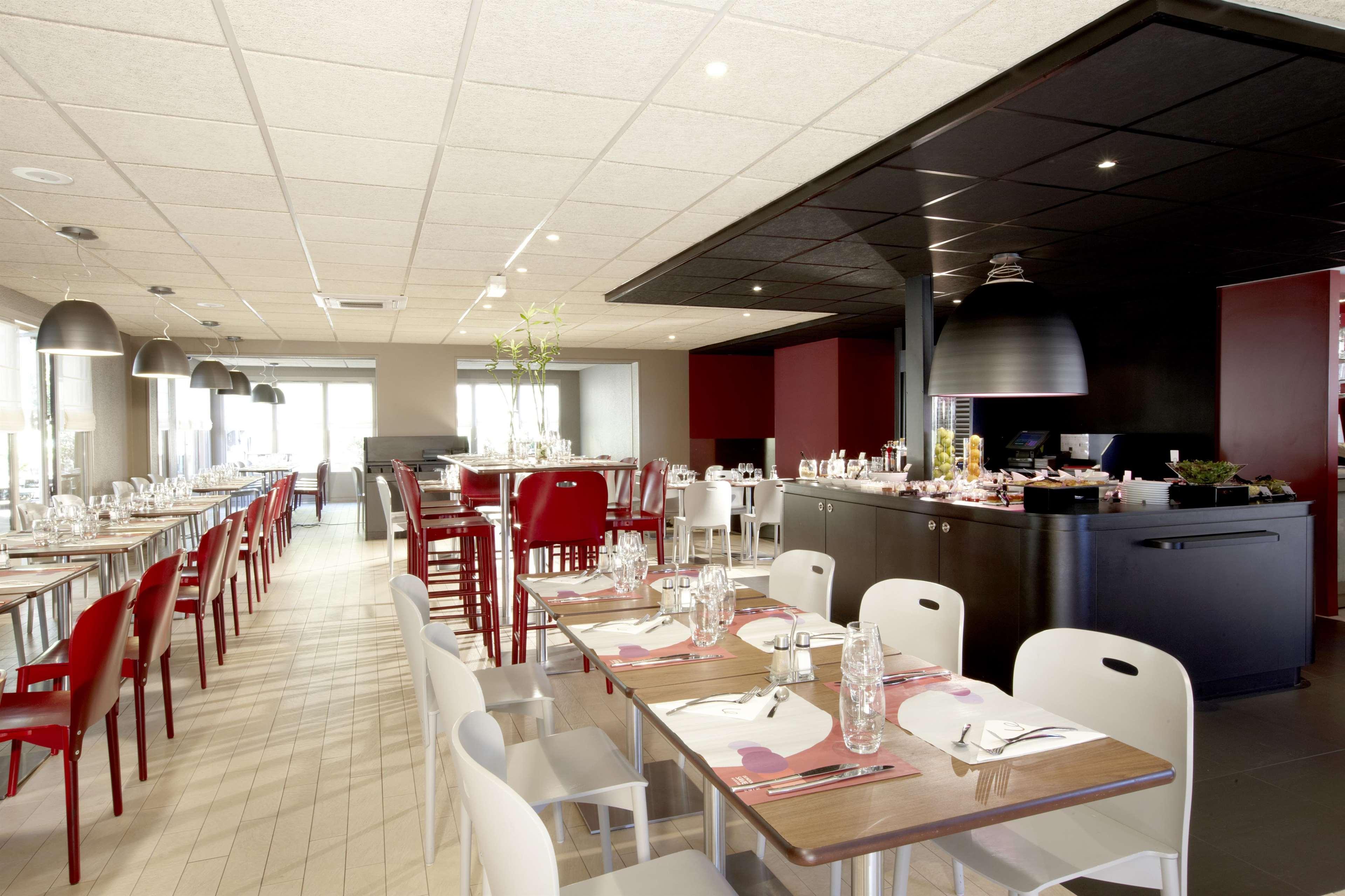 Campanile Marseille Saint Antoine Hotell Restaurang bild